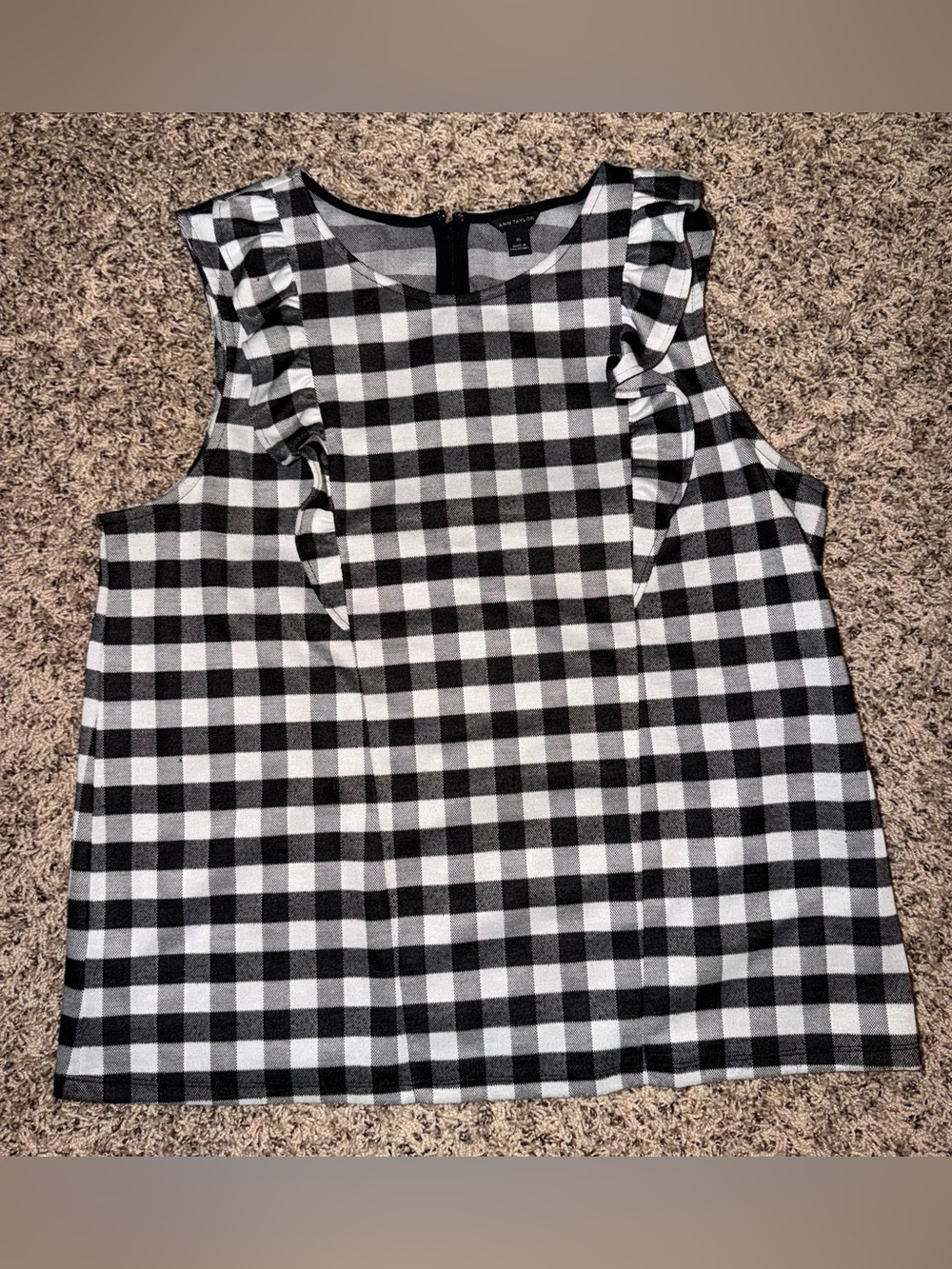 Ann Taylor Black & White Gingham Ruffle Sleeveless Top. XL